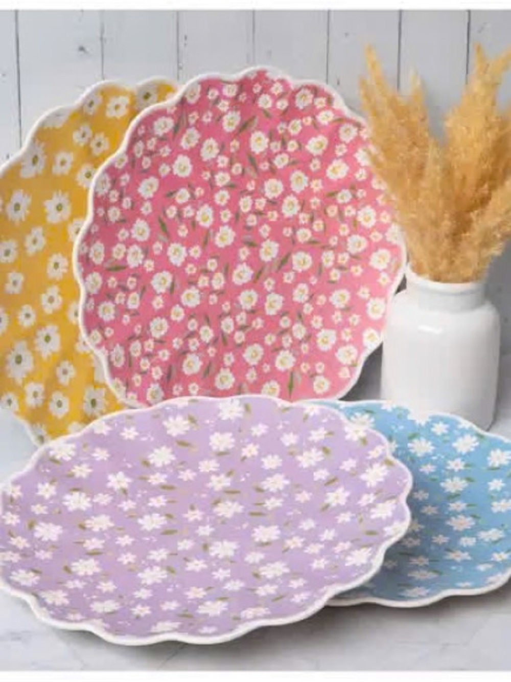 Floral Scalloped Melamine Plates - Set of 4 NEW